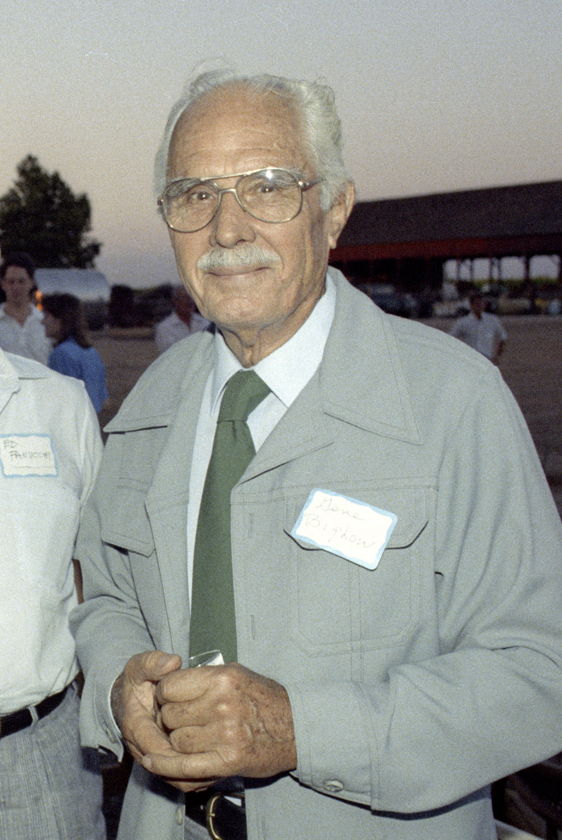 HKW19870619R_06 V CU