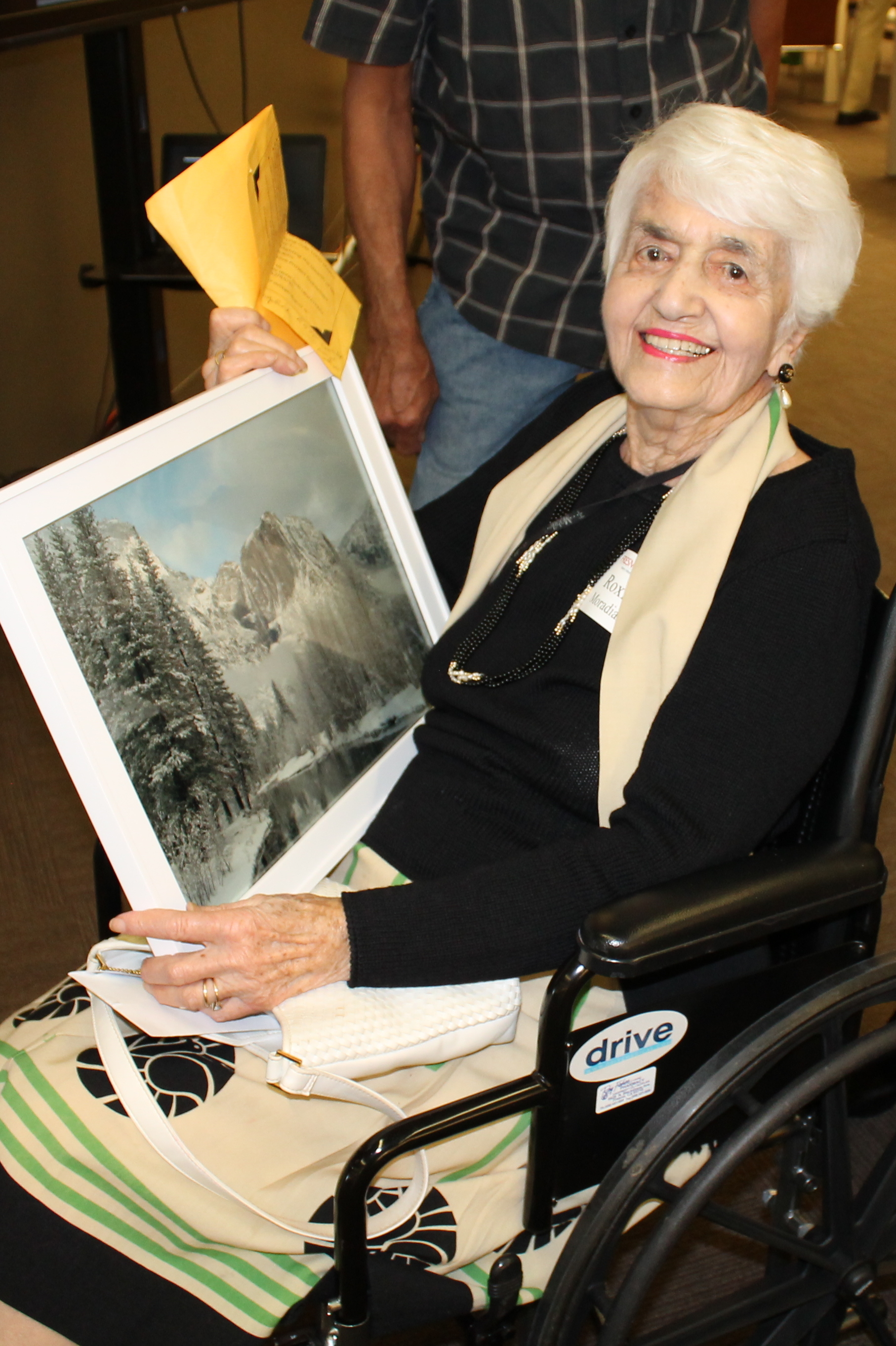 IMG_8791RoxieM,Raffle V