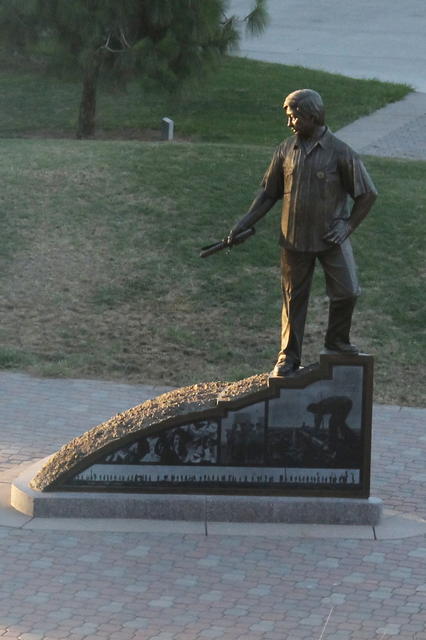 IMG_8814ChavezStatue CU