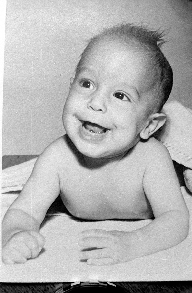 XXXV Howard wtihout a Camera-1947 19750514T_006