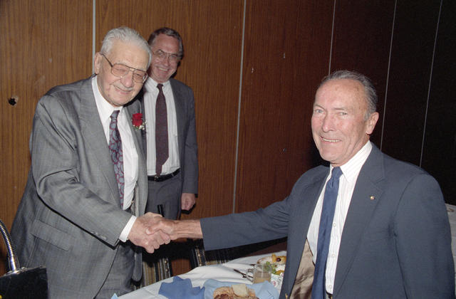 HKW #11 19920519M_09