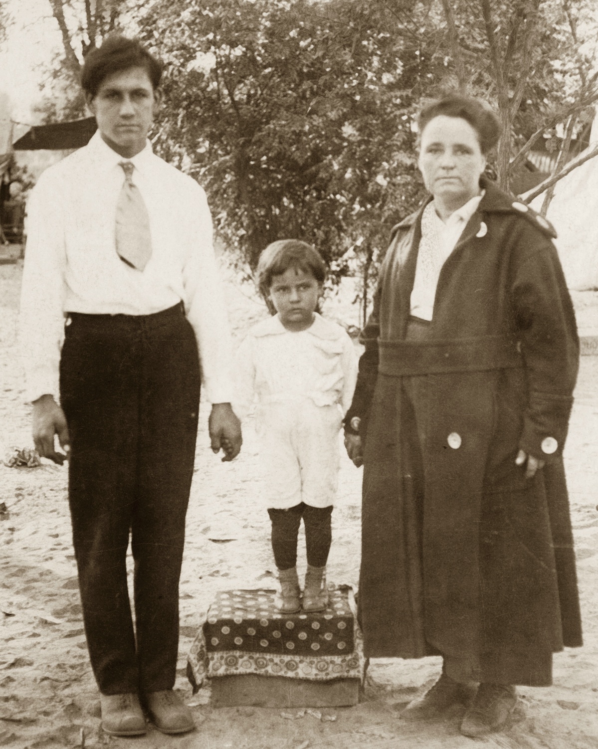 DSC_3839 8X10 1921.jpg