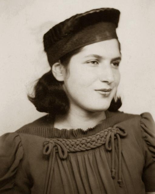 DSC_3860 8X10 1939.jpg