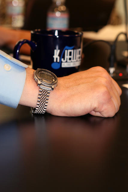 DSC_0451.howards hand and the mug.jpg